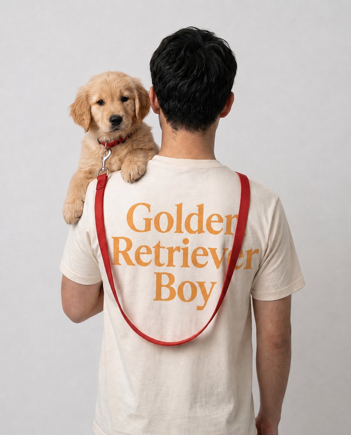 Golden Retriever Boy tee — golden retriever puppy on the shoulder, Animal de Compagnie
